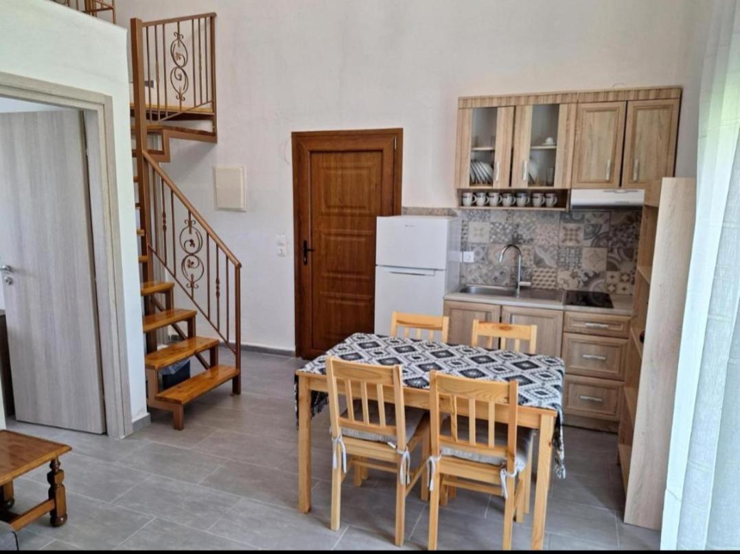 To Petrino Spiti Apartment Possidi Bilik gambar