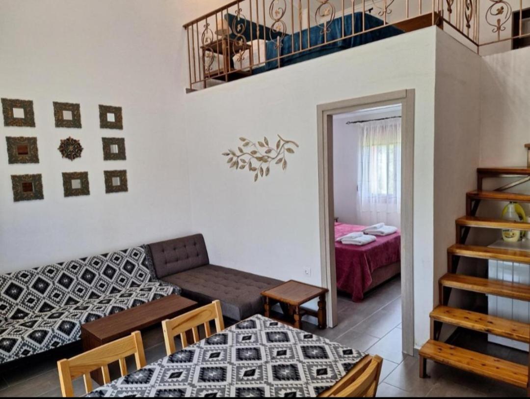 To Petrino Spiti Apartment Possidi Bilik gambar